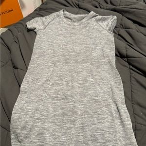 Lululemon tee